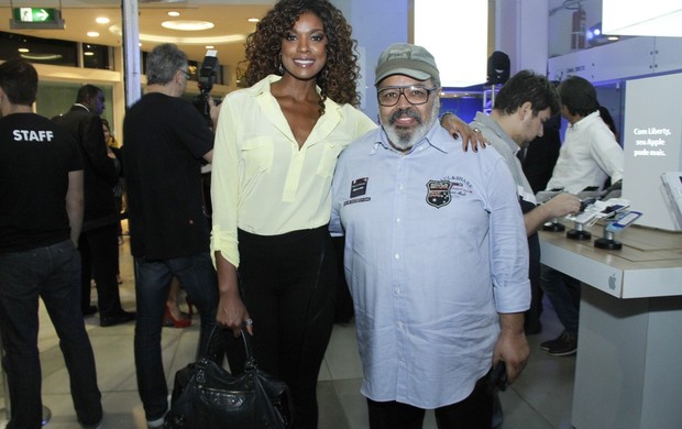 Cris Vianna e Jorge Aragão em evento no Rio (Foto: Roberto Filho/ Ag. News)