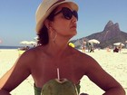 Luiza Brunet curte dia de sol em praia no Rio: 'Energia positiva'