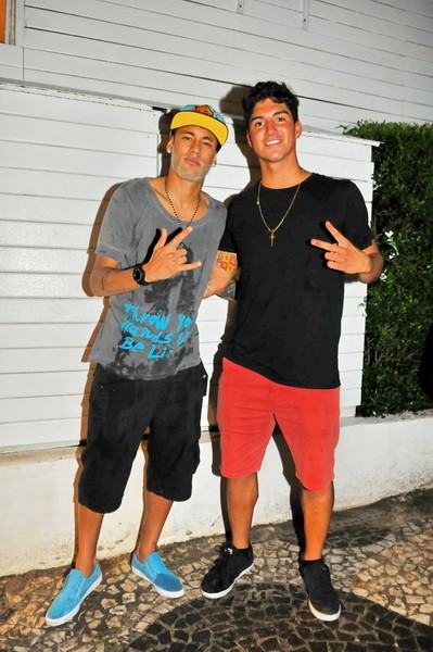 Neymar e Gabriel Medina (Foto: Cassiano de Souza/Divulgação)