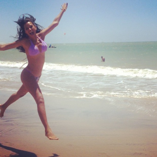 Ariadna posta foto na praia em Fortaleza (Foto: Instagram / Reprodução)