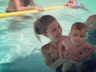 Debby Lagranha curte piscina com a filha, Maria Eduarda