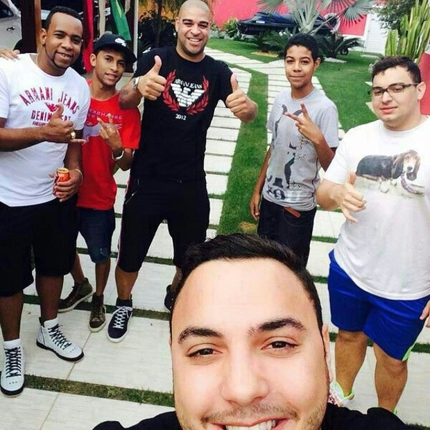 Adriano e amigos (Foto: Reprodução/Instagram)