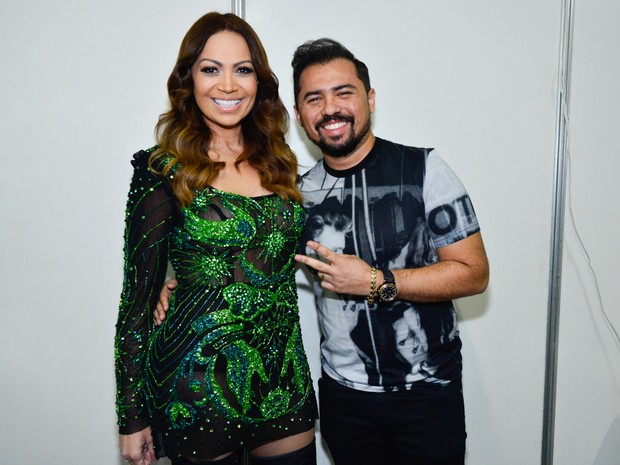 Solange Almeida e Xand em bastidores de show em Salvador, na Bahia (Foto: André Muzell/ Brazil News)