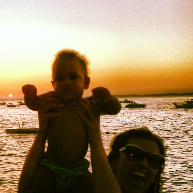 Regina Casé com o filho, Roque (Foto: Reprodução/ Instagram)