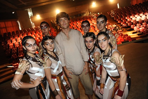 Kayky Brito em musical (Foto: Leo Franco, Thiago Duran, Francisco Cepeda/AgNews)