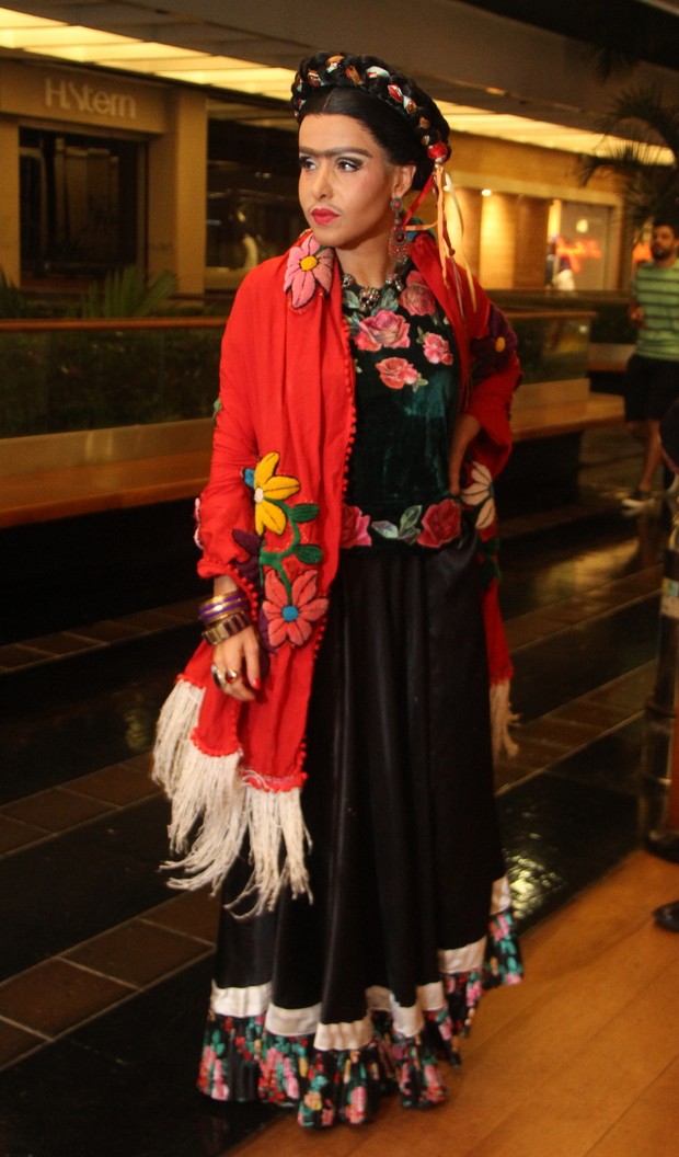 Leona Cavalli vestida de Frida (Foto: Daniel Delmiro / AgNews)