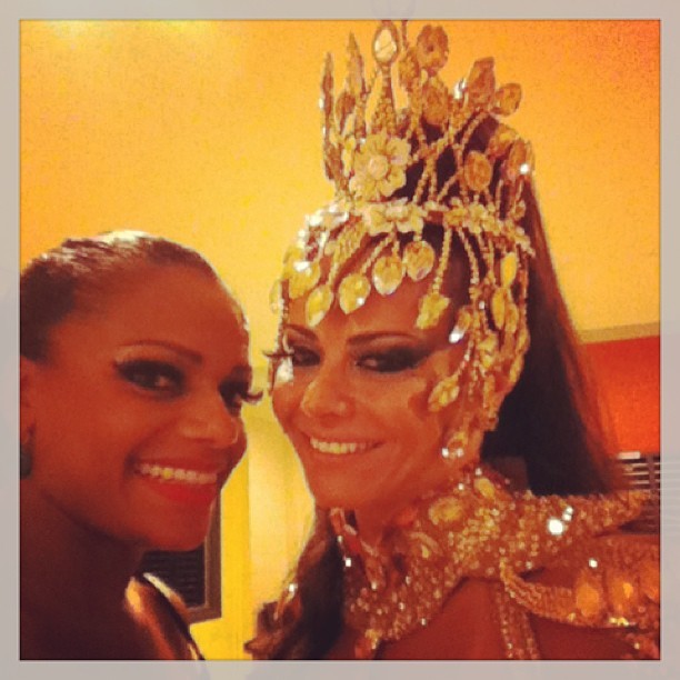 Quitéria Chagas e Viviane Araujo nos bastidores do carnaval de San Luis na Argentina (Foto: Reprodução/ Instagram)