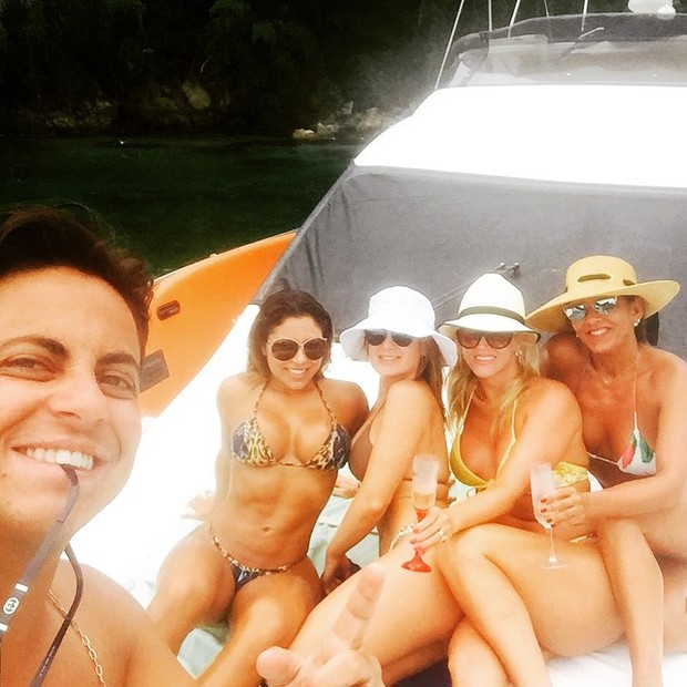 Thammy com namorada e amigas (Foto: Reprodução/Instagram)