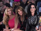 Caitlyn Jenner mostra demais ao lado de Katy Perry em desfile
