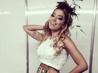 Anitta faz show de carnaval em Ouro Preto usando shortinho e top 