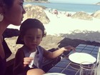 Mais praia! Daniele Suzuki curte domingo de sol com o filho