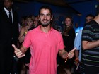 Confusão! Argentino do 'BBB 13' se estranha com homem durante festa