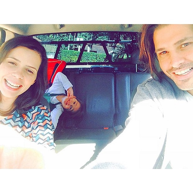 Dado Dolabella com a mulher e a filha (Foto: Instagram / Reprodução)