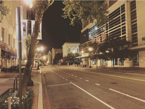 Rua deserta (Foto: Reprodução/Instagram @kenny_butt)