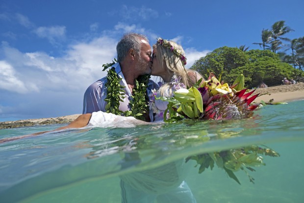 Kadu Moliterno e Cristianne Rodriguez (Foto: Hawaii Eco Weddings / MF Assessoria)