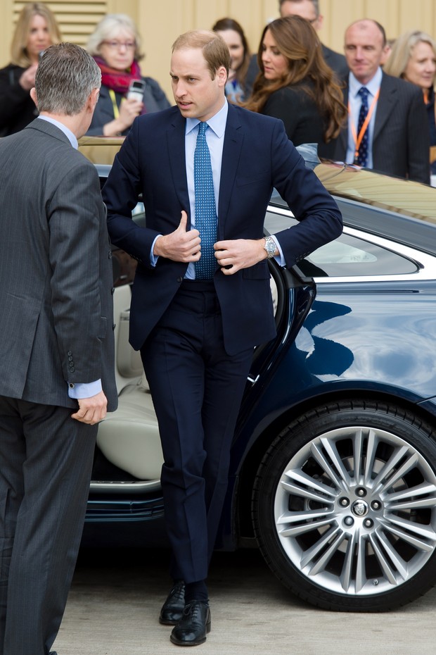 Príncipe William chega em evento (Foto: AFP)
