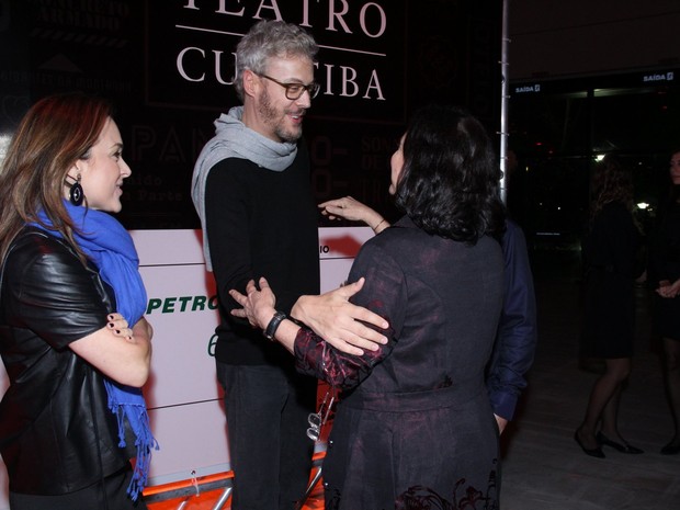Gabriela Duarte, Guilherme Weber e Regina Duarte em festival de teatro em Curitiba (Foto: Alex Palarea/ Ag. News)