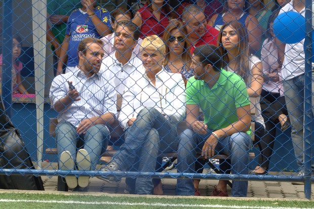 Xuxa participa da cerimônia de encerramento de seu 1º Campeonato de Futebol e Cidadania (Foto: Alex Palarea/AgNews)