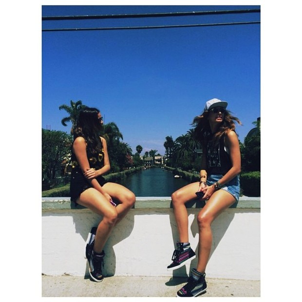 Bruna Marquezine com Stéphannie Oliveira em Los Angeles, nos EUA (Foto: Instagram/ Reprodução)
