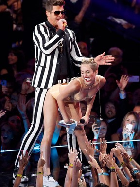 Galeria - Os Looks que Causaram em 2013 -  Miley Cyrus  (Foto: Agência Reuters)