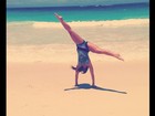 Sabrina Sato posta fotos no Twitter dando 'estrela' em praia no Caribe