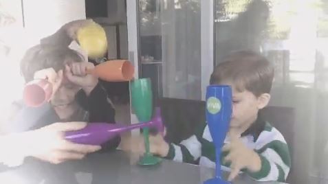 Claudia Leitte batuca com os filhos (Foto: Instagram / Reprodução)