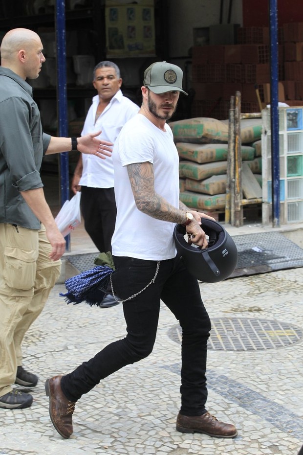 David Beckham em Ipanema, no Rio (Foto: Delson Silva / AgNews)