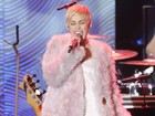 Miley Cyrus permanece internada e cancela mais um show