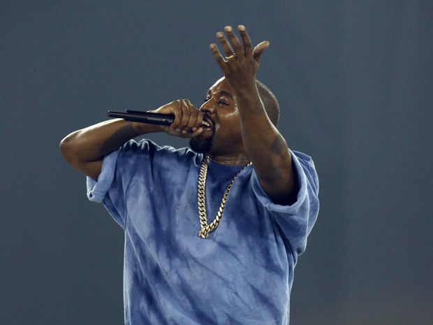 Kanye West se apresenta na cerimônia de encerramento dos Jogos Pan-Americanos em Toronto, no Canadá (Foto: Jeff Swinger/ Reuters)