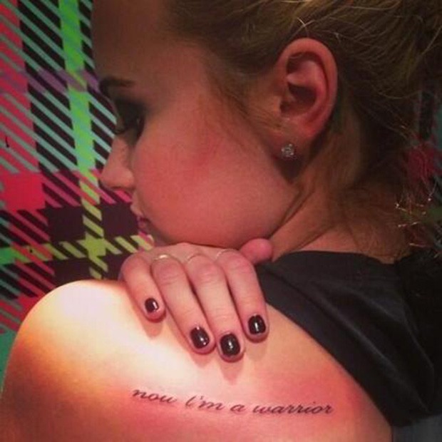 Demi Lovato faz nova tatuagem (Foto: Instagram / Reprodução)