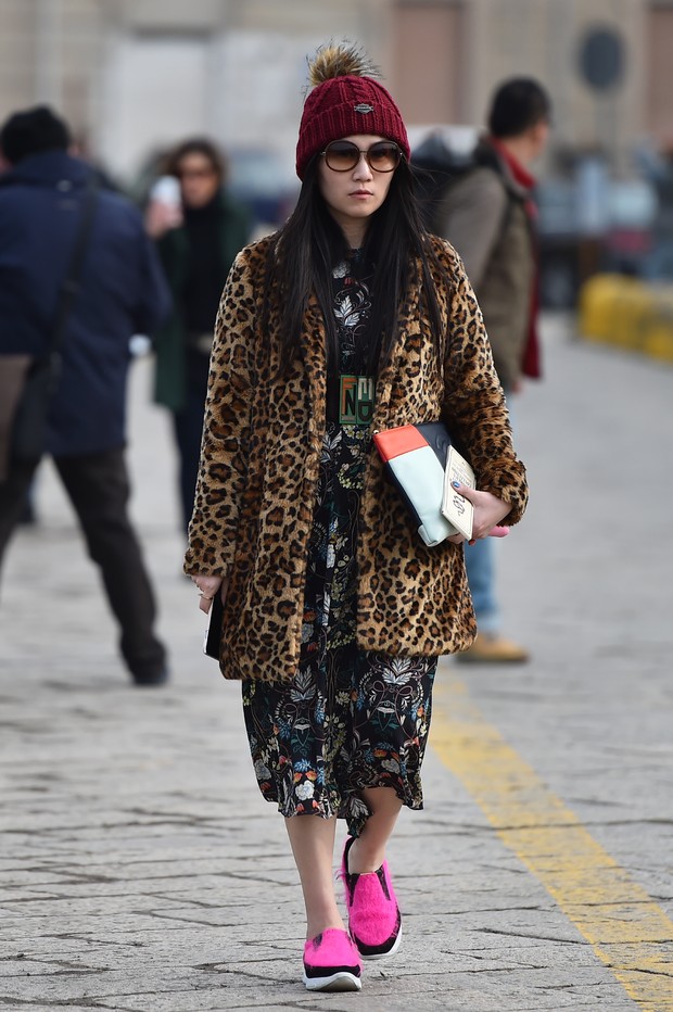 Street style na semana de moda de MIlão (Foto: AFP)