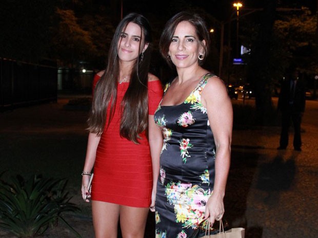 Glória Pires e a filha Ana Moraes em festa na Zona Sul do Rio (Foto: Thyago Andrade/ Brazil News)