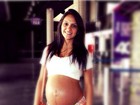 Ex-namorada de Adriano mostra barrigão de grávida