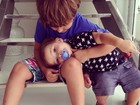 Claudia Leitte mostra filhos em momento fofo: 'Compartilhando amor'