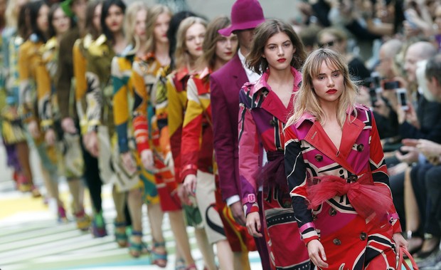Desfile da Burberry na semana de moda de Londres (Foto: Reuters)