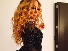 Mariah Carey posa com look ousado e empina bumbum