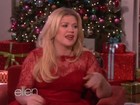 Grávida, Kelly Clarkson diz na TV que está vomitando 12 vezes ao dia