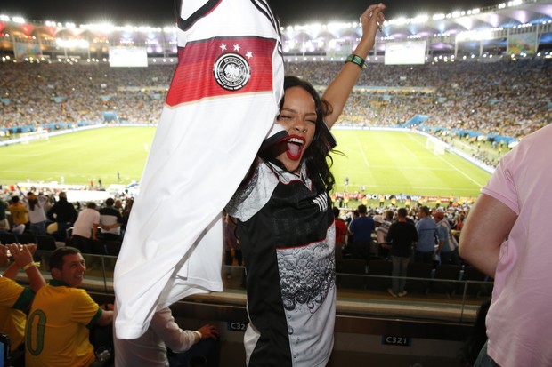Rihanna comemora vitória da Alemanha (Foto: Felipe Panfili/AgNews)