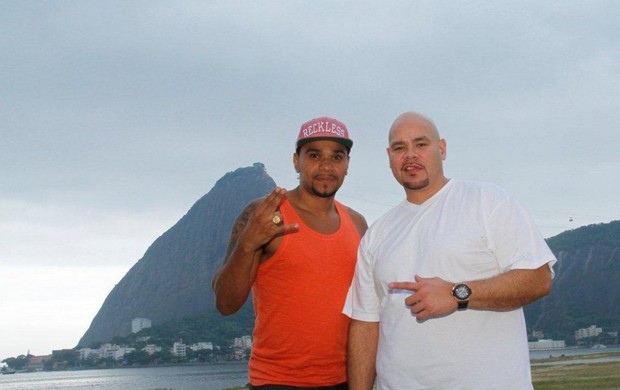 Naldo e o rapper americano Fat Joe (Foto: Onofre Veras / AgNews)