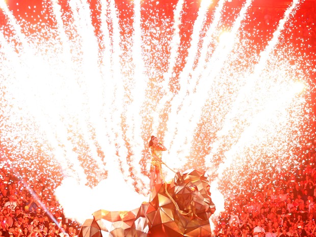 Katy Perry canta no Super Bowl em Glendale, no Arizona, nos Estados Unidos (Foto: Christian Petersen/ AFP)
