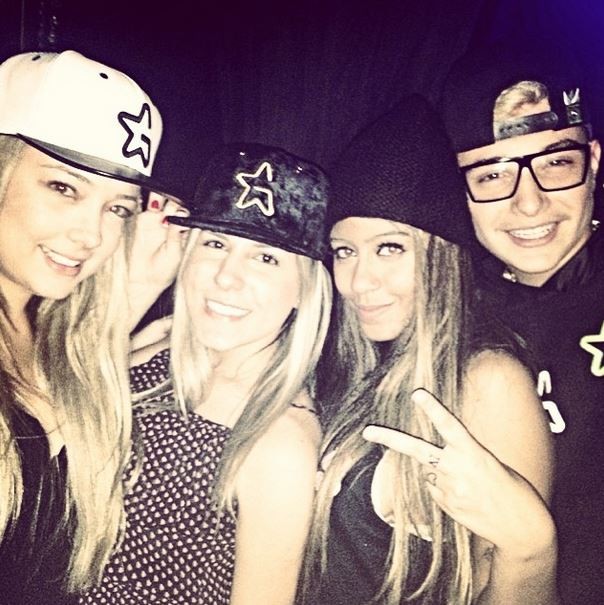 Irmã de Neymar, Rafaella Santos, curte noite com MC Gui e Carol Dantas (Foto: Instagram / Reprodução)