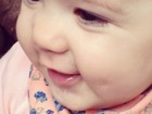Vera Viel posta foto das bochechas da filha: 'Sorriso com furinho'