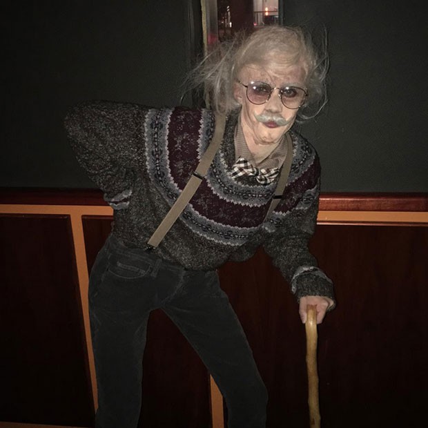 Sara Sampaio fantasiada em festa de Halloween em Nova York, nos Estados Unidos (Foto: Instagram/ Reprodução)
