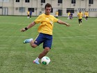 Seleção brasileira de famosos faz último treino antes de ir para Moscou