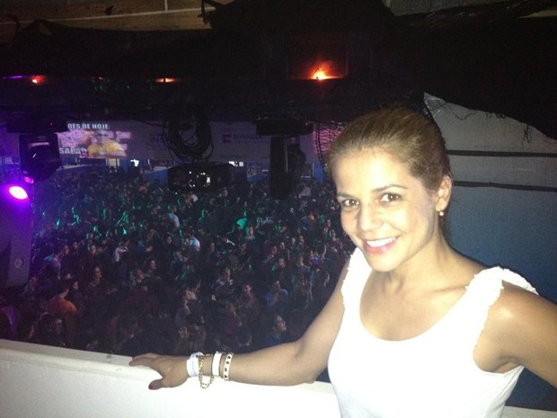 Nívea Stelmann em festa no Rio (Foto: Twitter/ Reprodução)