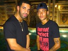 Drake posta foto ao lado de Neymar em balada em Miami 