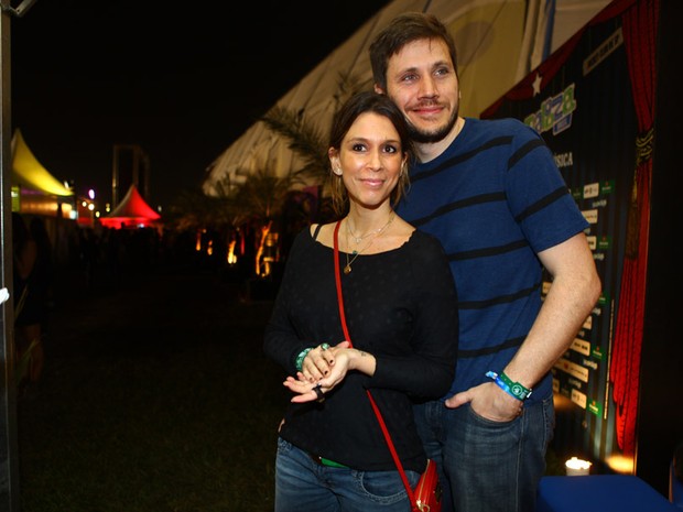 Sarah Oliveira e o marido, Thiago Lopes, no Lollapalooza (Foto: Iwi Onodera/EGO)