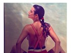 Luiza Brunet posta foto antiga em que aparece de topless e filosofa 