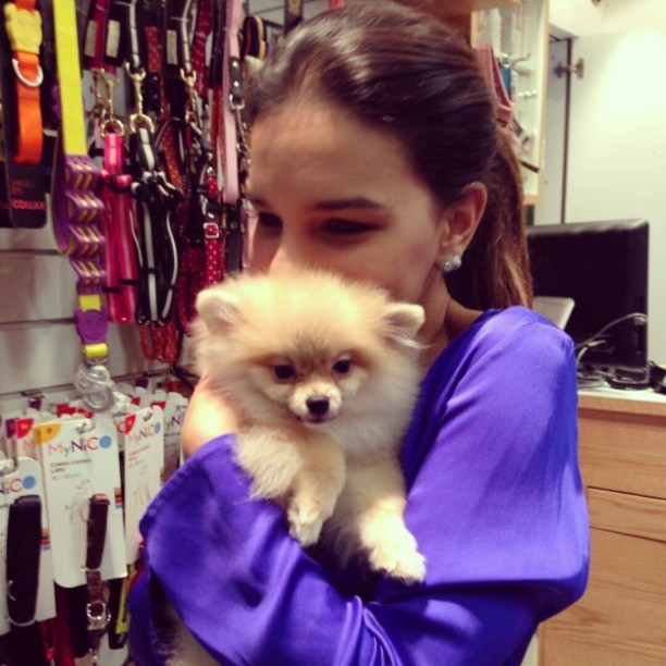 Mariana Rios com um de seus cachorrinhos de estimação (Foto: Instagram/ Reprodução)