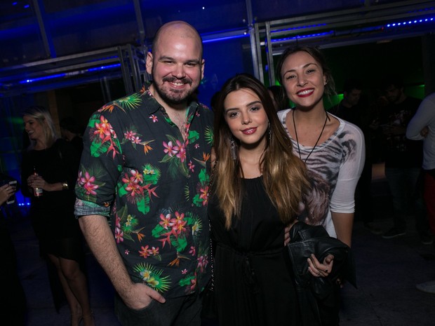 Guilherme Barros, Giovanna Lancellotti e Keila Zago em festa  no Rio (Foto: Raphael Mesquita/ Divulgação)
